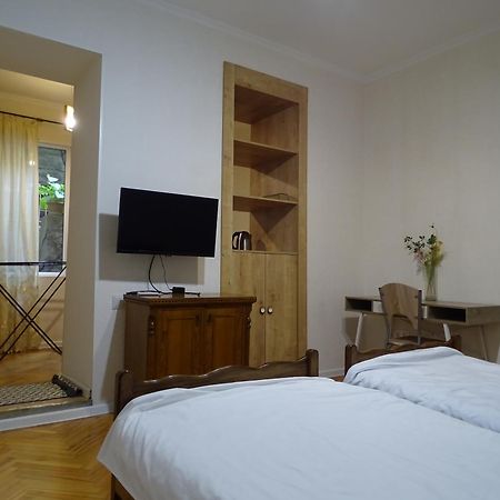 Vake Super Quiet And Comfy Apartment With A Yard Tbilisi Exterior photo